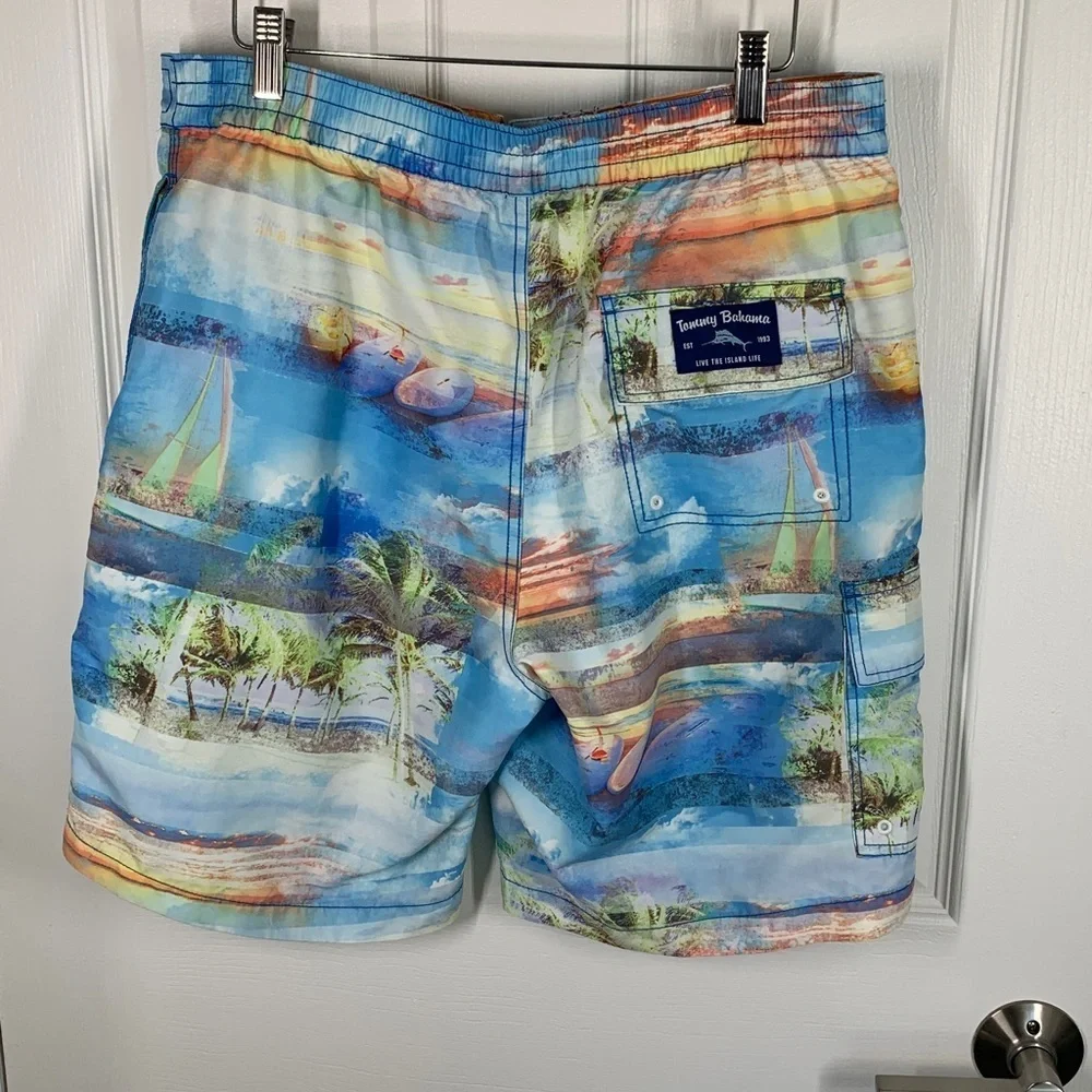 Tommy Bahama tropical print board shorts size medium
